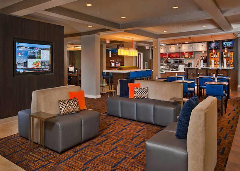 Courtyard By Marriott Youngstown Canfield Exteriör bild