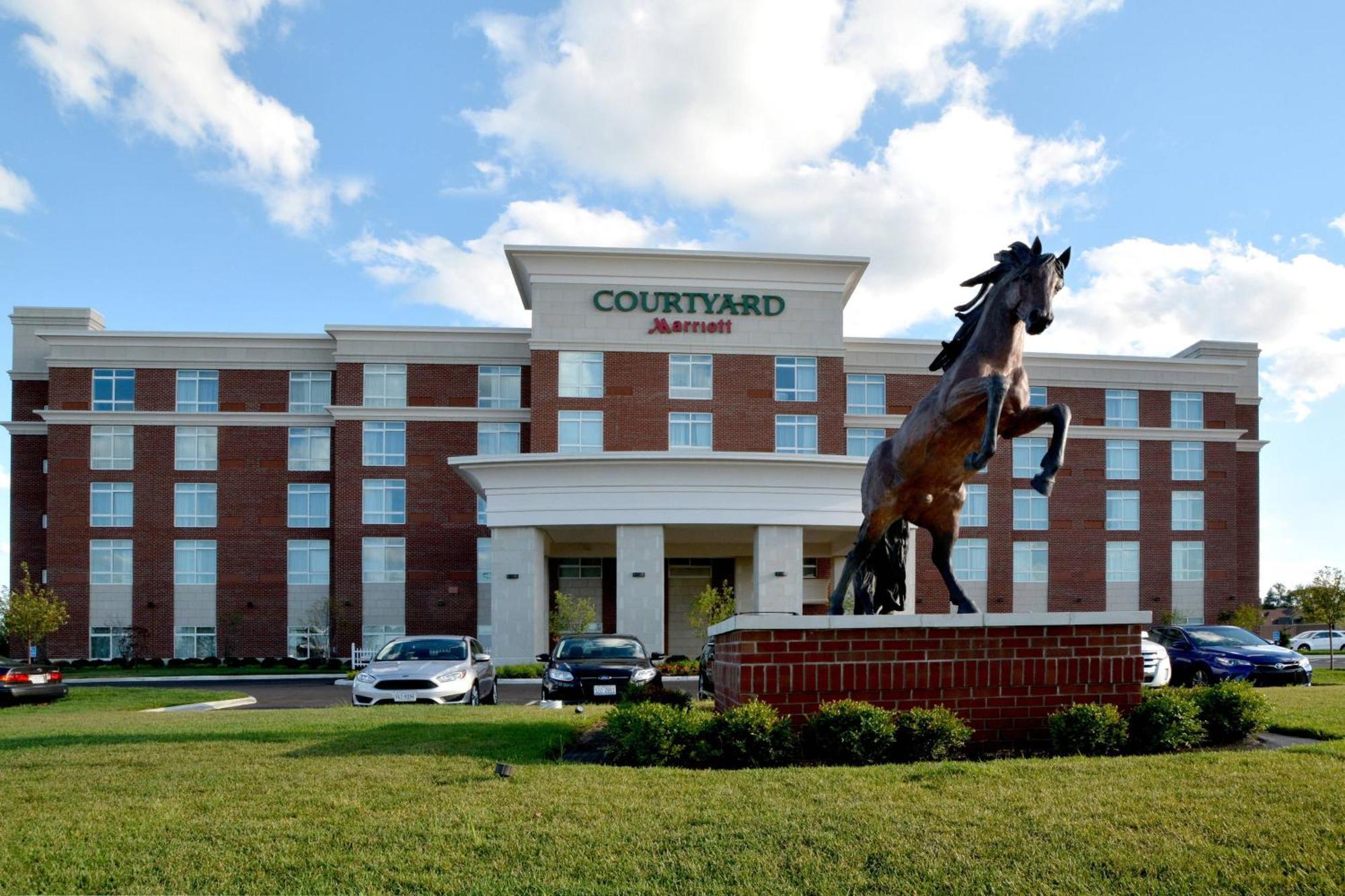 Courtyard By Marriott Youngstown Canfield Exteriör bild