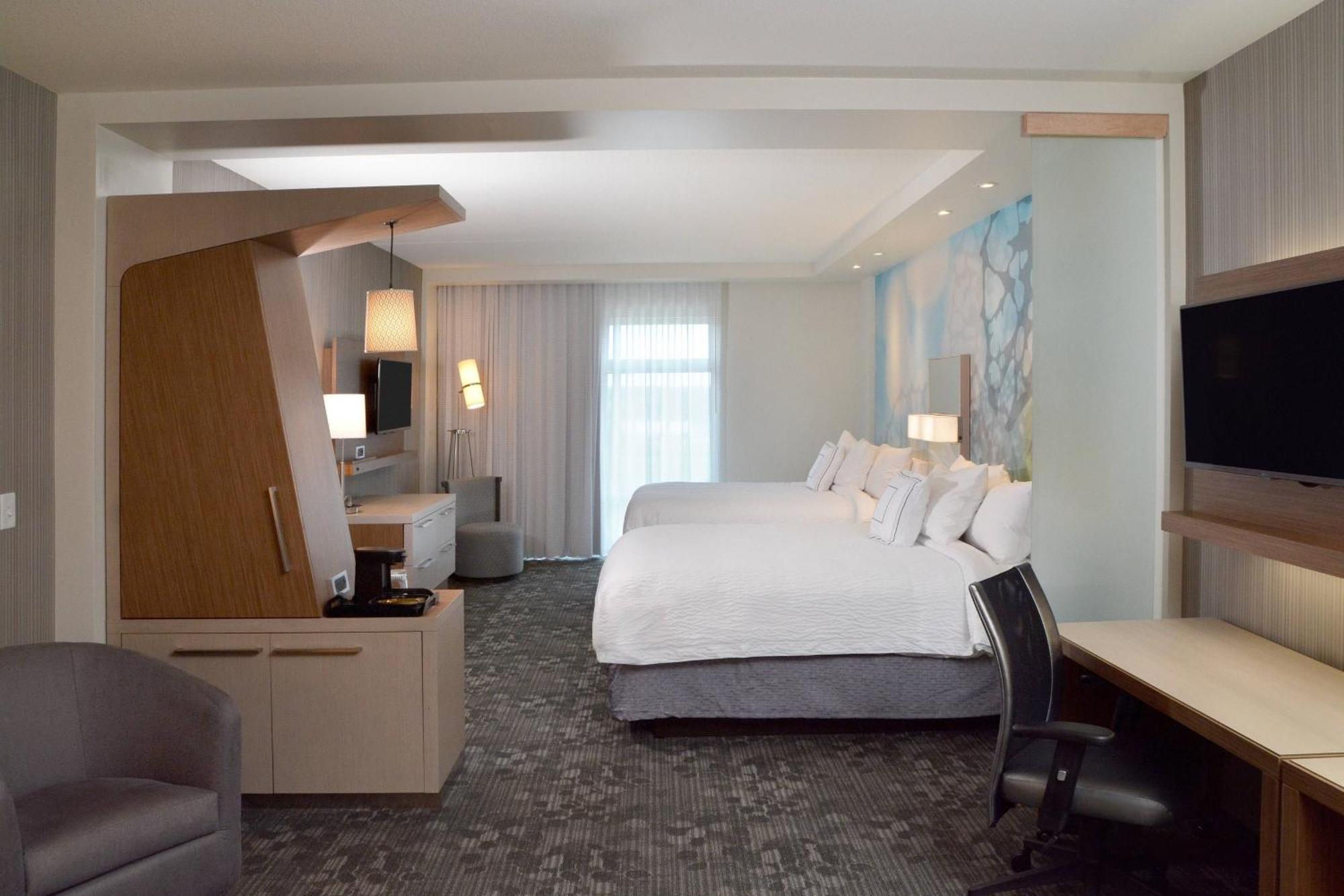 Courtyard By Marriott Youngstown Canfield Exteriör bild