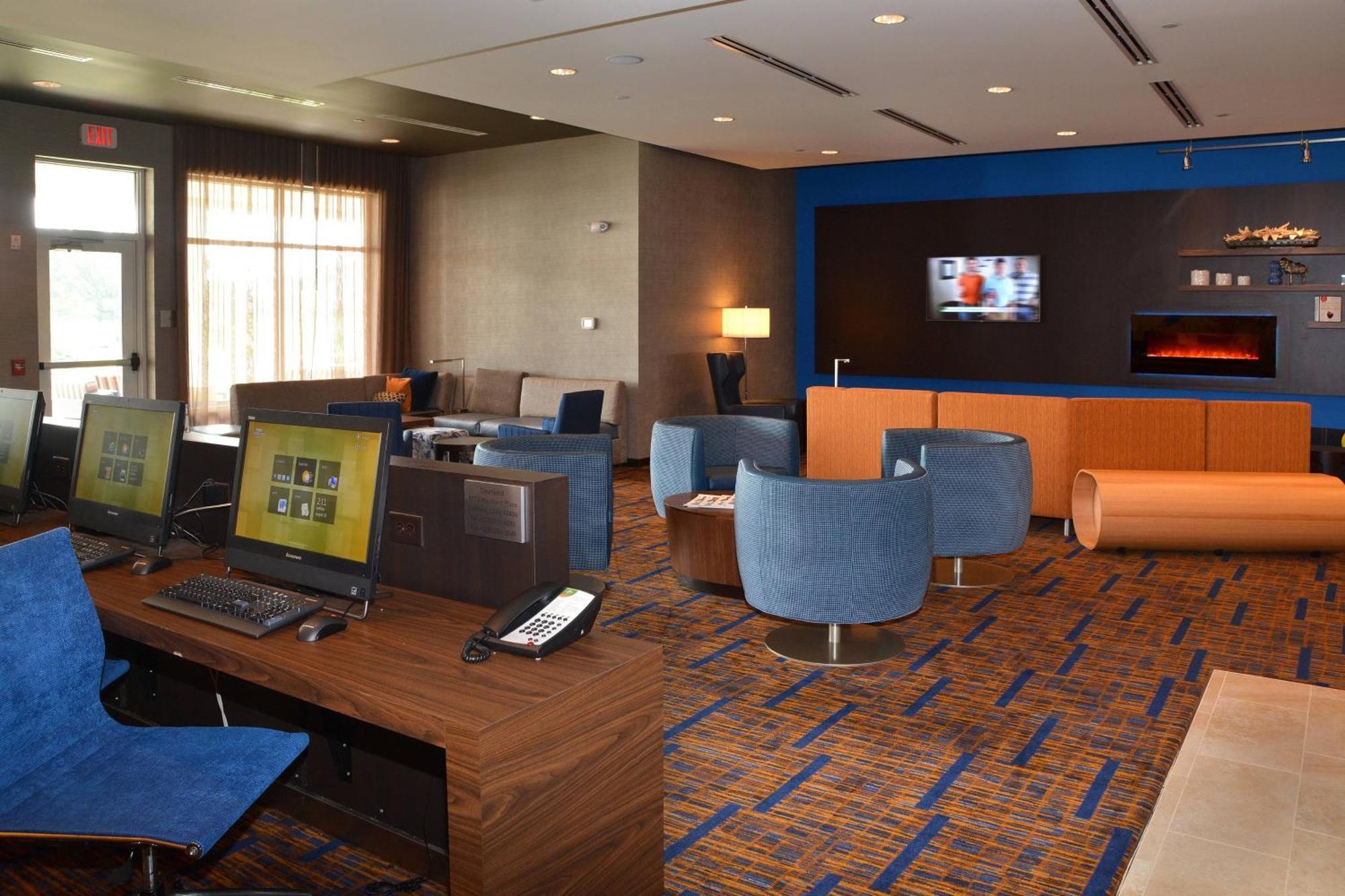 Courtyard By Marriott Youngstown Canfield Exteriör bild